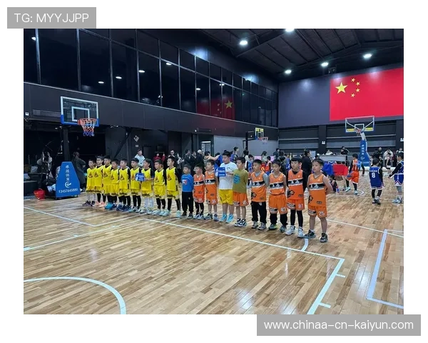 篮球联赛推动青训球员国际交流与短期训练营落地,篮球青训师